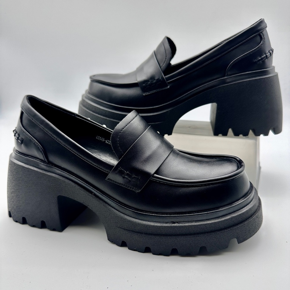 Women's Black Loafers faux leather size 7.5 (38) NWOT (S35)